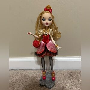 Ever after High Apple White Doll